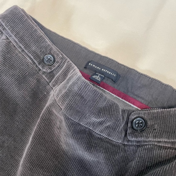 Banana Republic Charcoal Grey Stretch Corduroy Skirt with Pockets - Picture 3 of 10